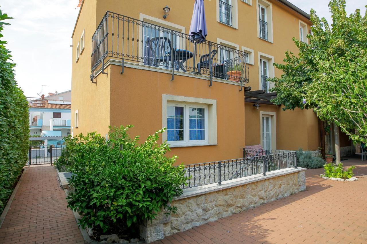 Rougemarin Apartments Биоград-на-Мору Экстерьер фото